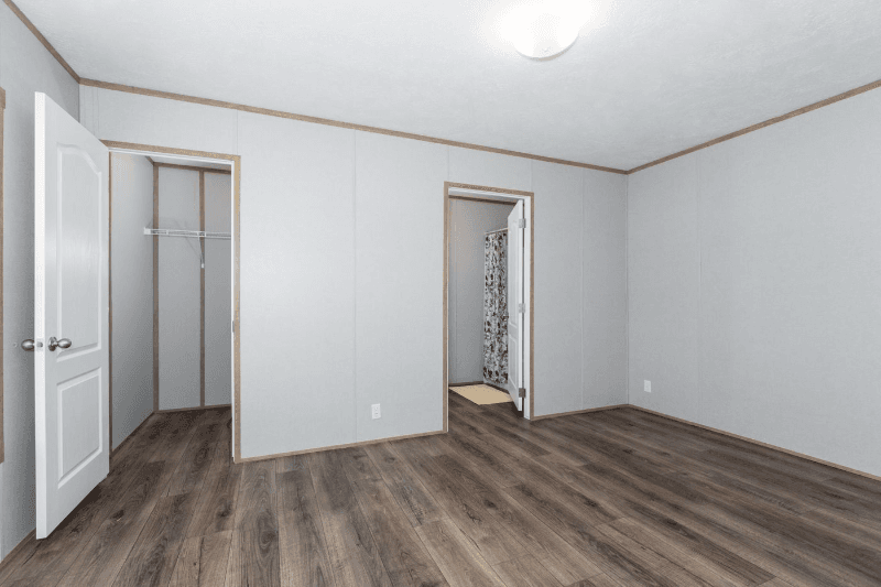 Riverdale House: 29 Lakeview Dr.