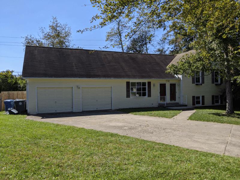 Lexington Townhome: 485 Woodview Drive