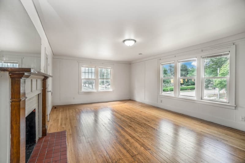 Mount Pleasant Multiplex: 715 S Kinney Ave