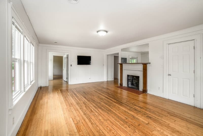 Mount Pleasant Multiplex: 715 S Kinney Ave
