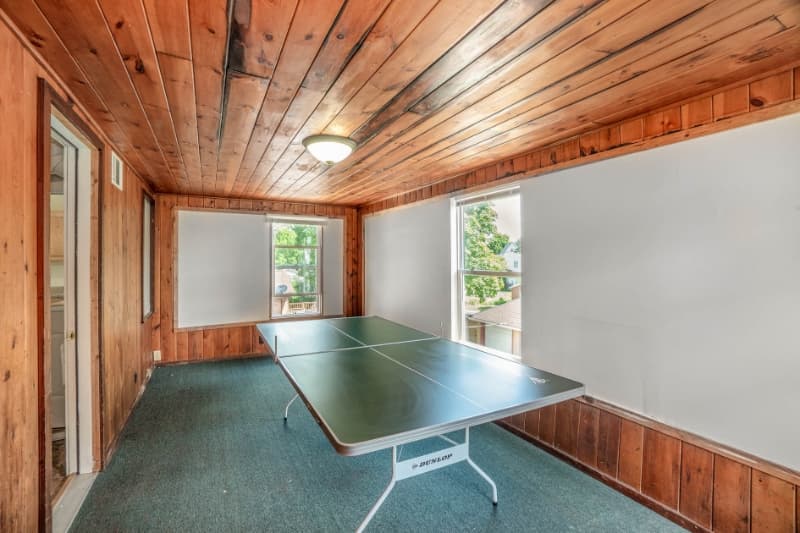 Mount Pleasant Multiplex: 715 S Kinney Ave