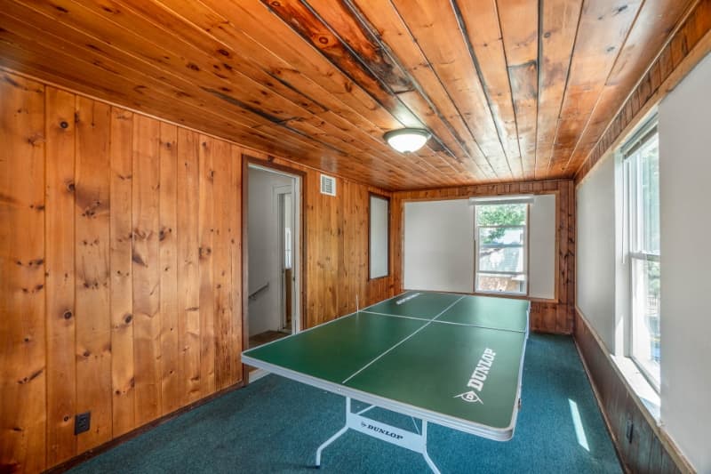 Mount Pleasant Multiplex: 715 S Kinney Ave