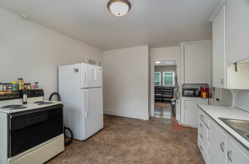 Mount Pleasant Multiplex: 715 S Kinney Ave