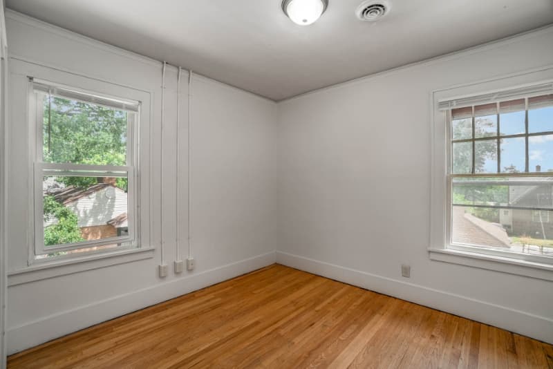 Mount Pleasant Multiplex: 715 S Kinney Ave