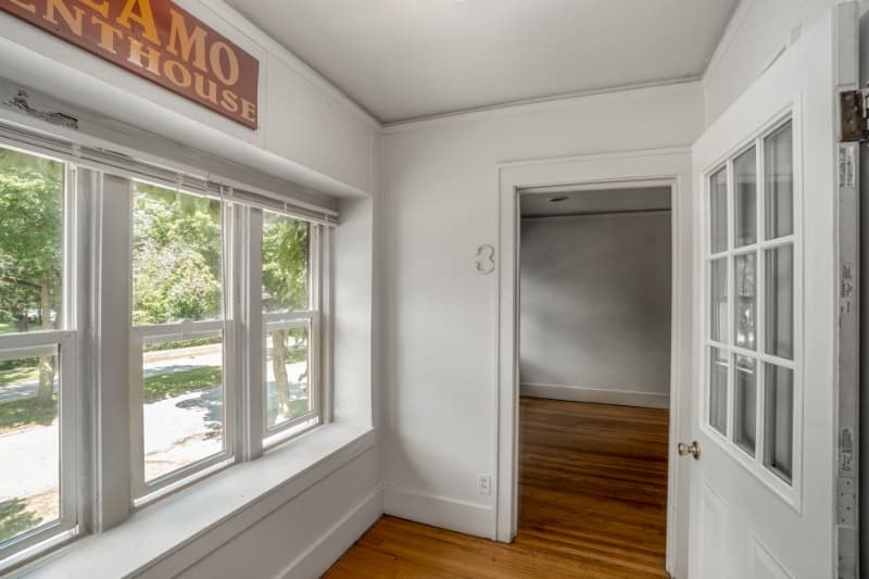 Mount Pleasant Multiplex: 715 S Kinney Ave