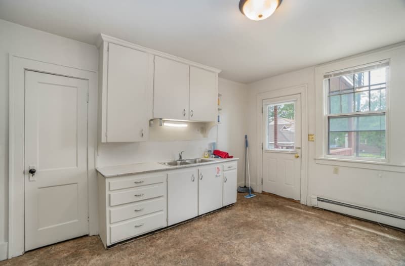 Mount Pleasant Multiplex: 715 S Kinney Ave
