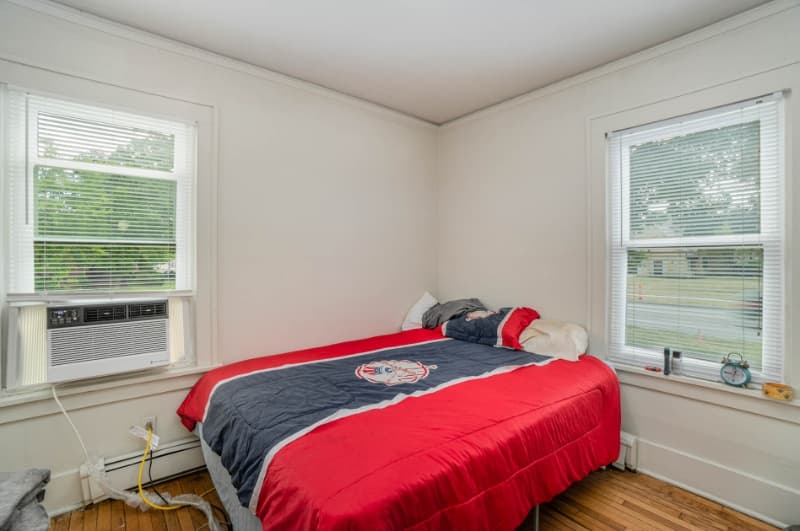 Mount Pleasant Multiplex: 715 S Kinney Ave