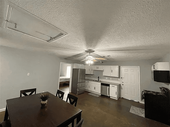 Hempstead House: 20891 Pine Island Rd