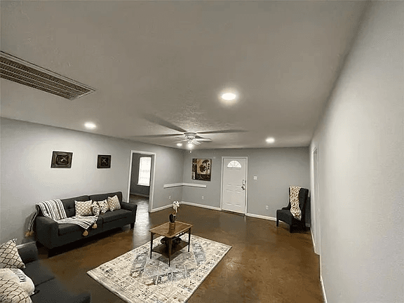 Hempstead House: 20891 Pine Island Rd