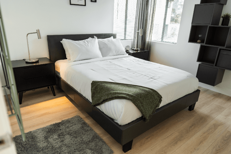 North Hollywood Apartment: 11249 HUSTON ST