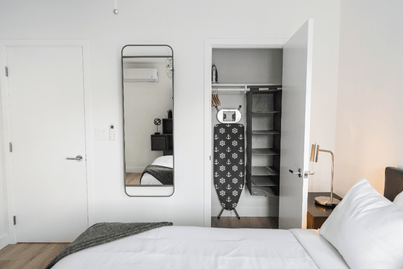 North Hollywood Apartment: 11249 HUSTON ST