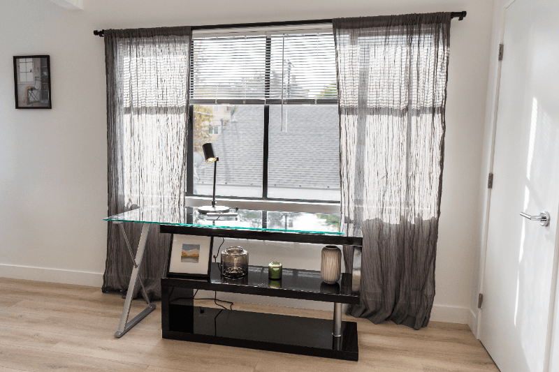 North Hollywood Apartment: 11249 HUSTON ST