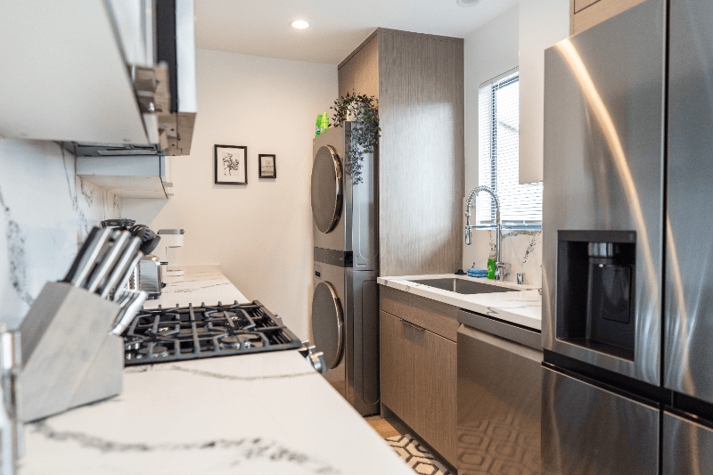 North Hollywood Apartment: 11249 HUSTON ST
