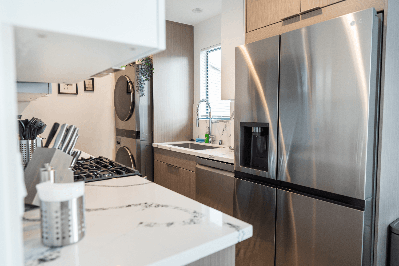 North Hollywood Apartment: 11249 HUSTON ST