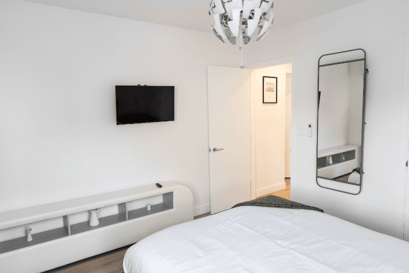 North Hollywood Apartment: 11249 HUSTON ST