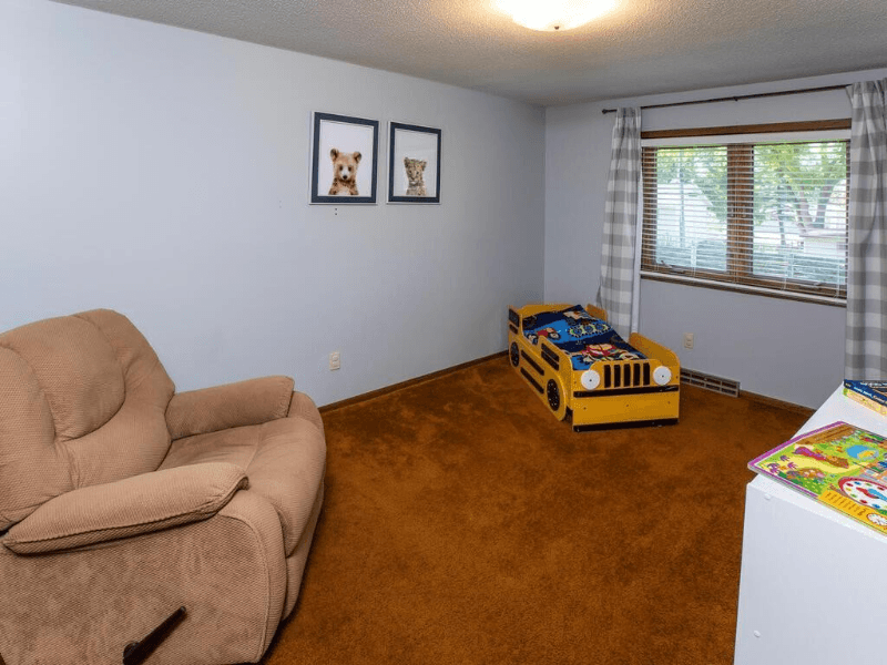 Coon Rapids House: 190 109th Lane Northwest