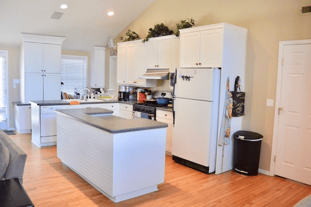 Denver House: 3071 S Ash St