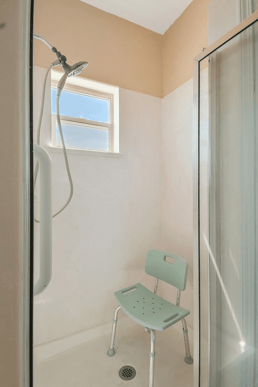 Rio rancho House: 832 Monterrey road ne