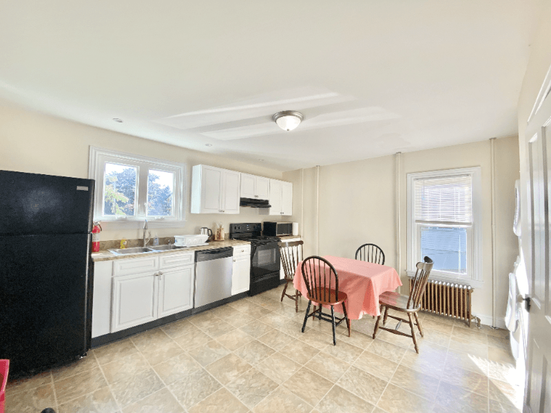 Danville House: 842 Bloom Road