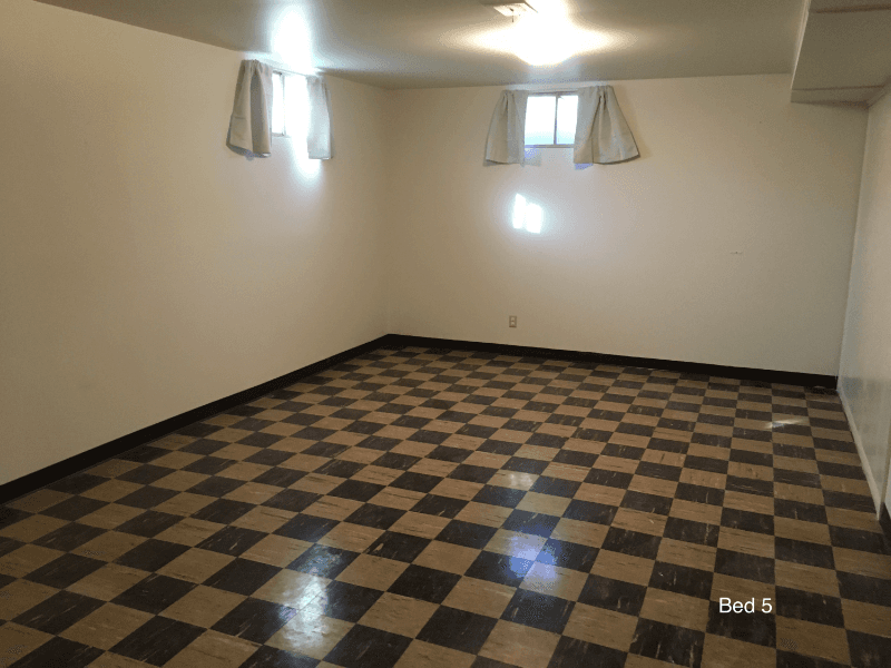 Denver House: 6891 Larsh Dr.