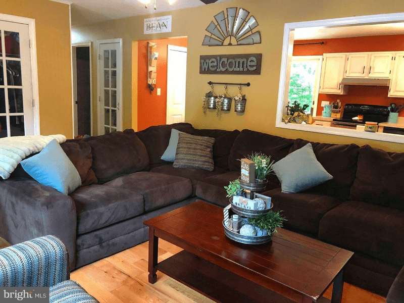 Mechanicsville House: 26177 S Sandgates Rd