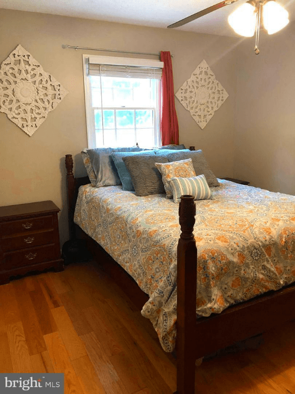 Mechanicsville House: 26177 S Sandgates Rd