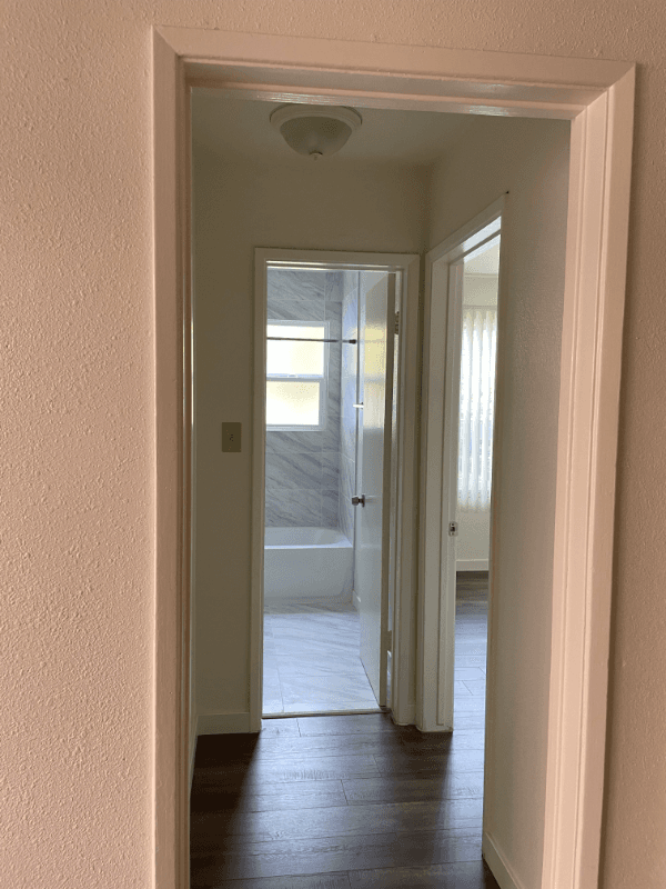 Long Beach Apartment: 1029 Magnolia Ave