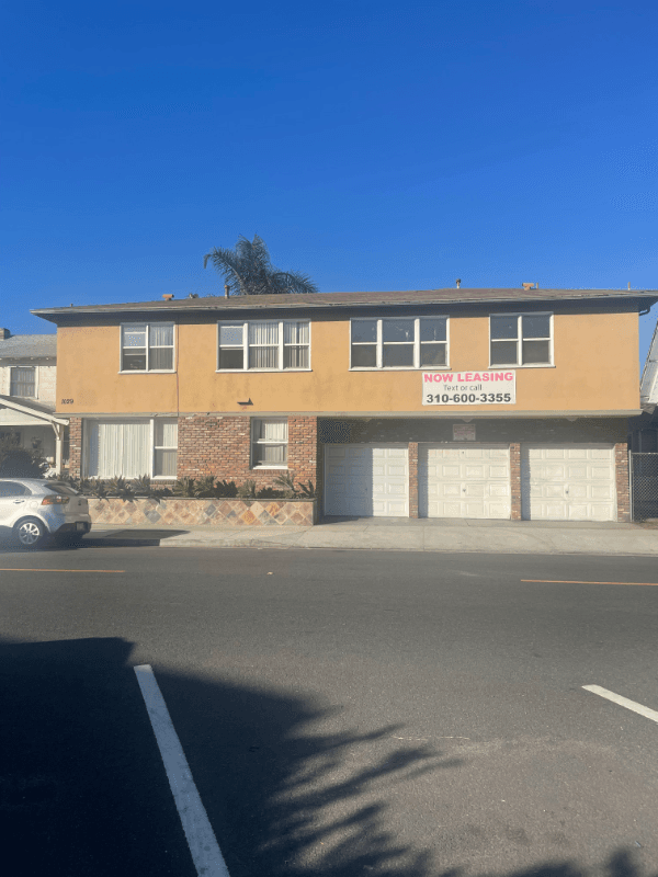Long Beach Apartment: 1029 Magnolia Ave