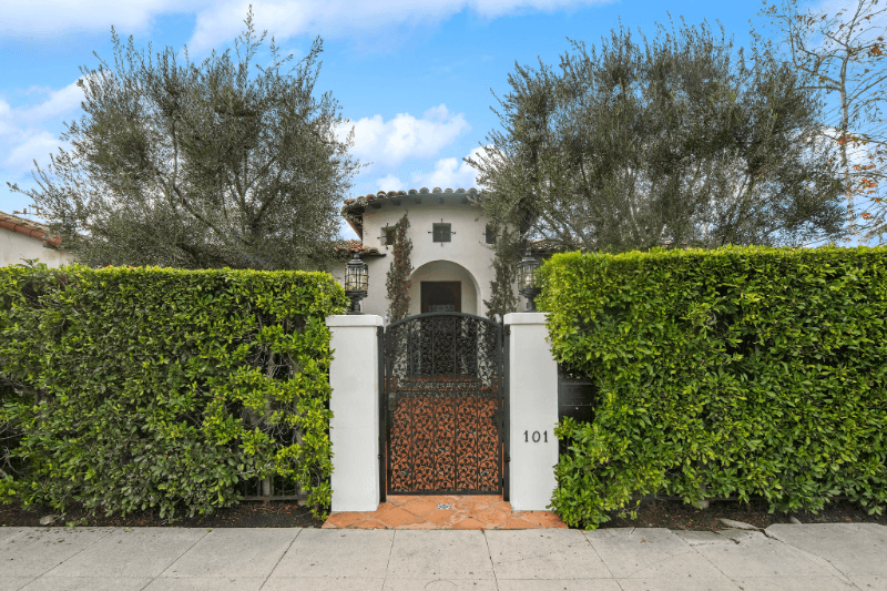 Los Angeles House: 101 S Kilkea Drive