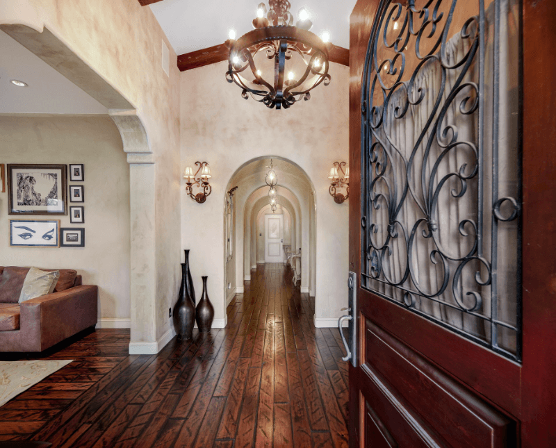 Los Angeles House: 101 S Kilkea Drive