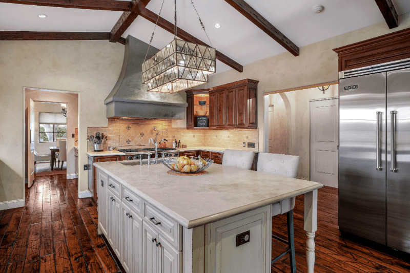 Los Angeles House: 101 S Kilkea Drive