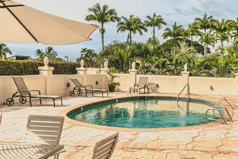 Kailua Kona Condo: 75-5863 Kuakini Hwy