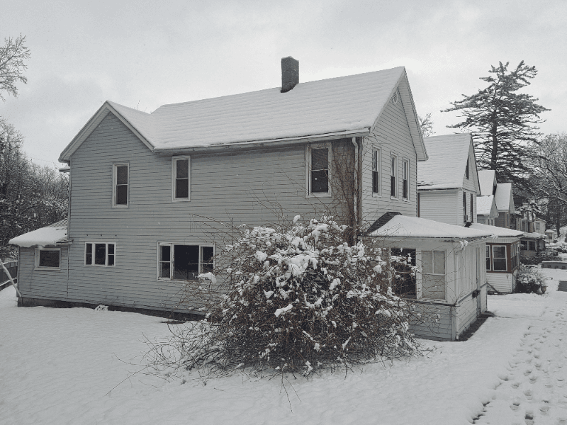Corning Apartment: 125 W 3rd St