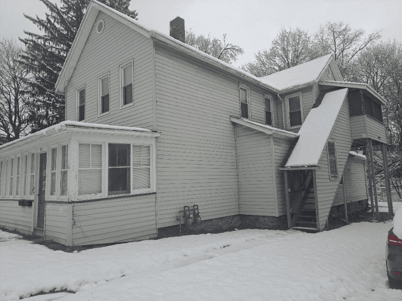 Corning Apartment: 125 W 3rd St