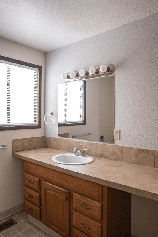 Kennewick Townhome: 627 N Tweedt St
