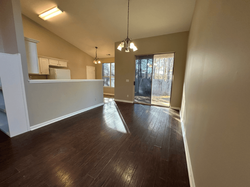 Alabaster House: 108 gardenside Dr