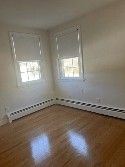 East Providence House: 54 Hilltop Road