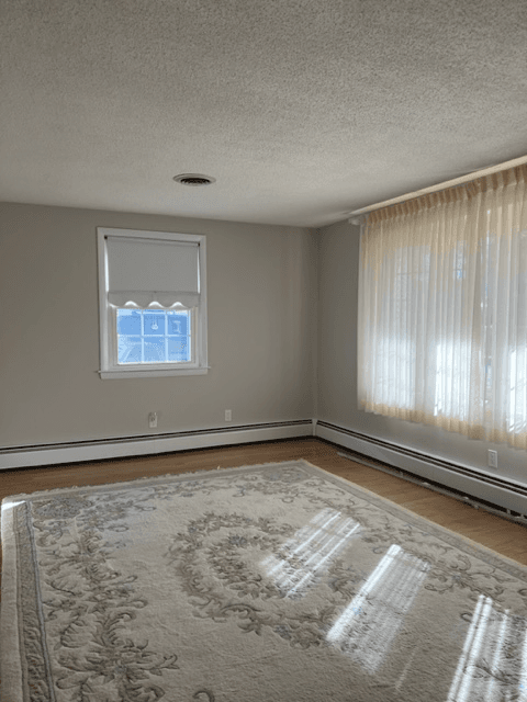 East Providence House: 54 Hilltop Road