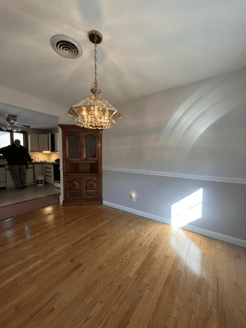East Providence House: 54 Hilltop Road