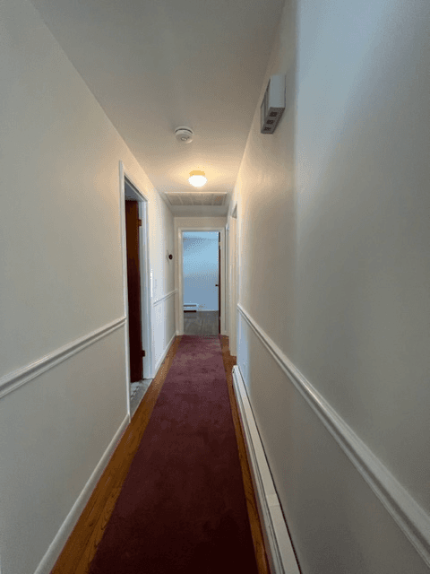 East Providence House: 54 Hilltop Road
