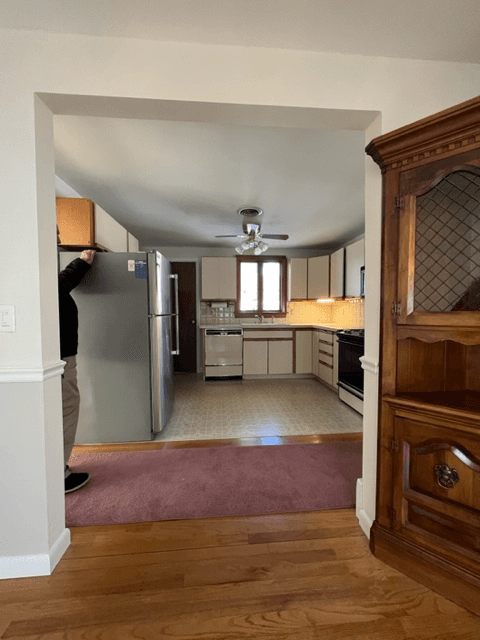 East Providence House: 54 Hilltop Road