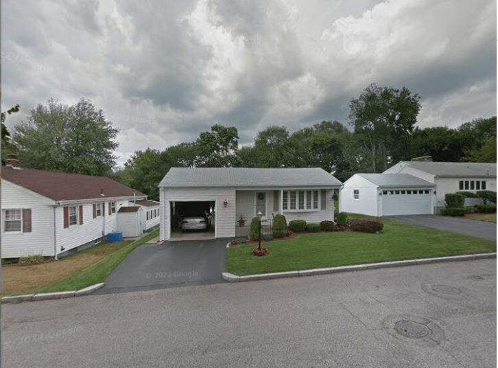 East Providence House: 54 Hilltop Road