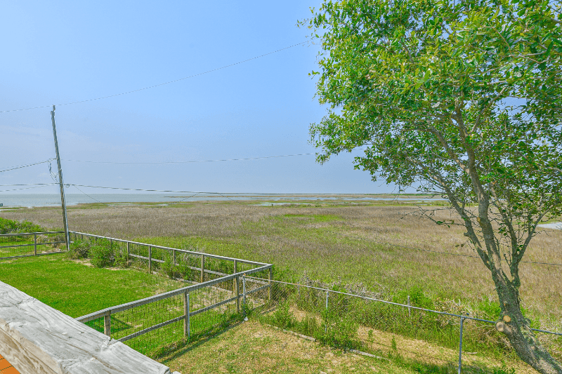Galveston House: 3919 San Jacinto Drive