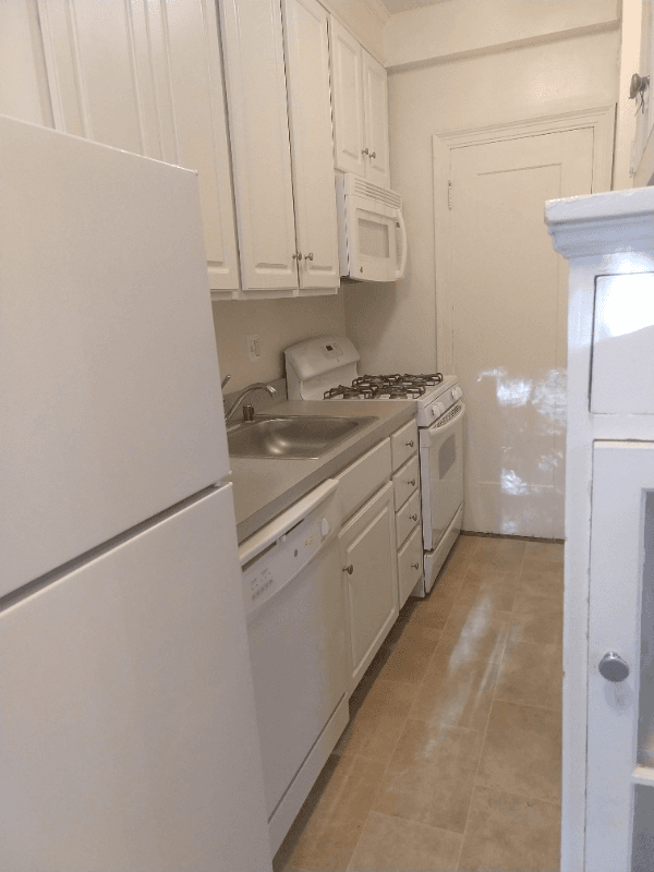 Washington Apartment: 5130 Connecticut Ave. NW