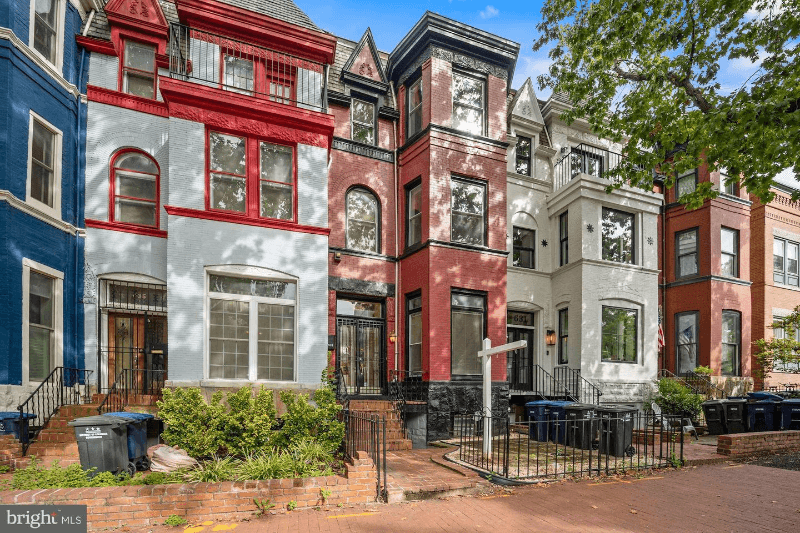 Washington House: 633 8th Street, NE