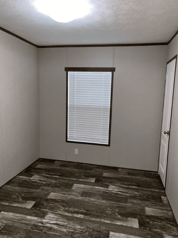 Warner Robins House: 800 King Richard Dr