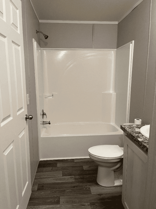 Warner Robins House: 800 King Richard Dr