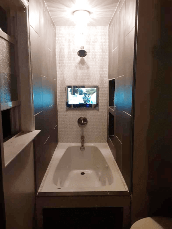 Henrico House: 5605 Lake Crest Way
