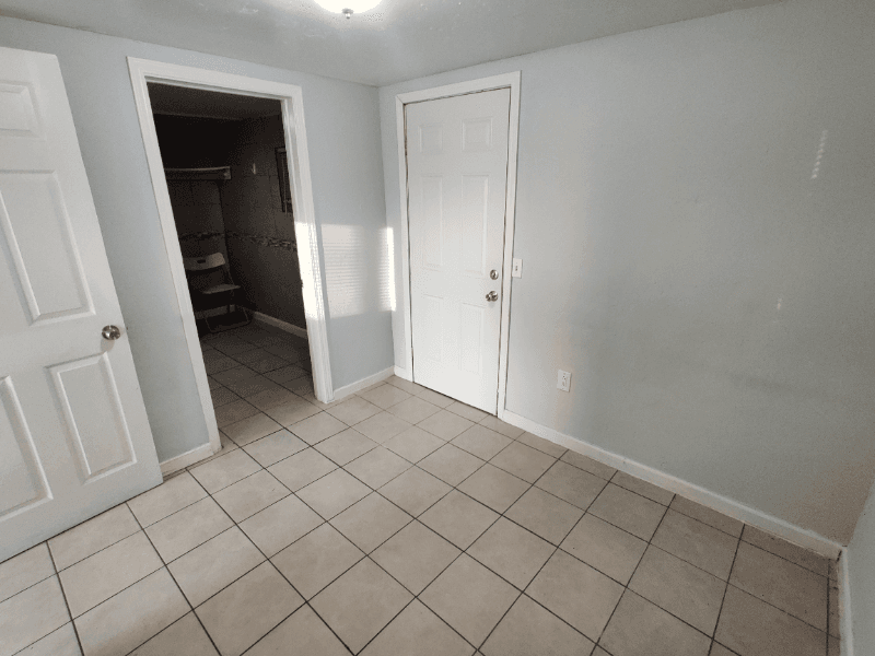 San Bernardino Apartment: 949 E 3rd St