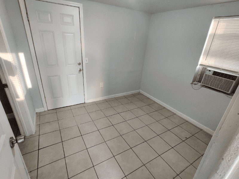 San Bernardino Apartment: 949 E 3rd St